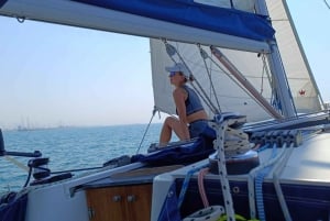 Dubai: Sailing Yacht tour with skyline & Burj Khalifa views