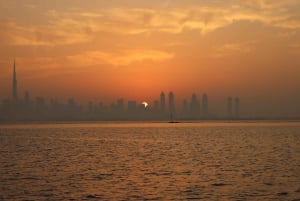Dubaï : Excursion en voilier avec vue sur la ligne d'horizon et Burj Khalifa