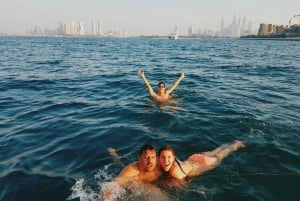Dubai: Havkrydstogt med svømning, solbadning og sightseeing