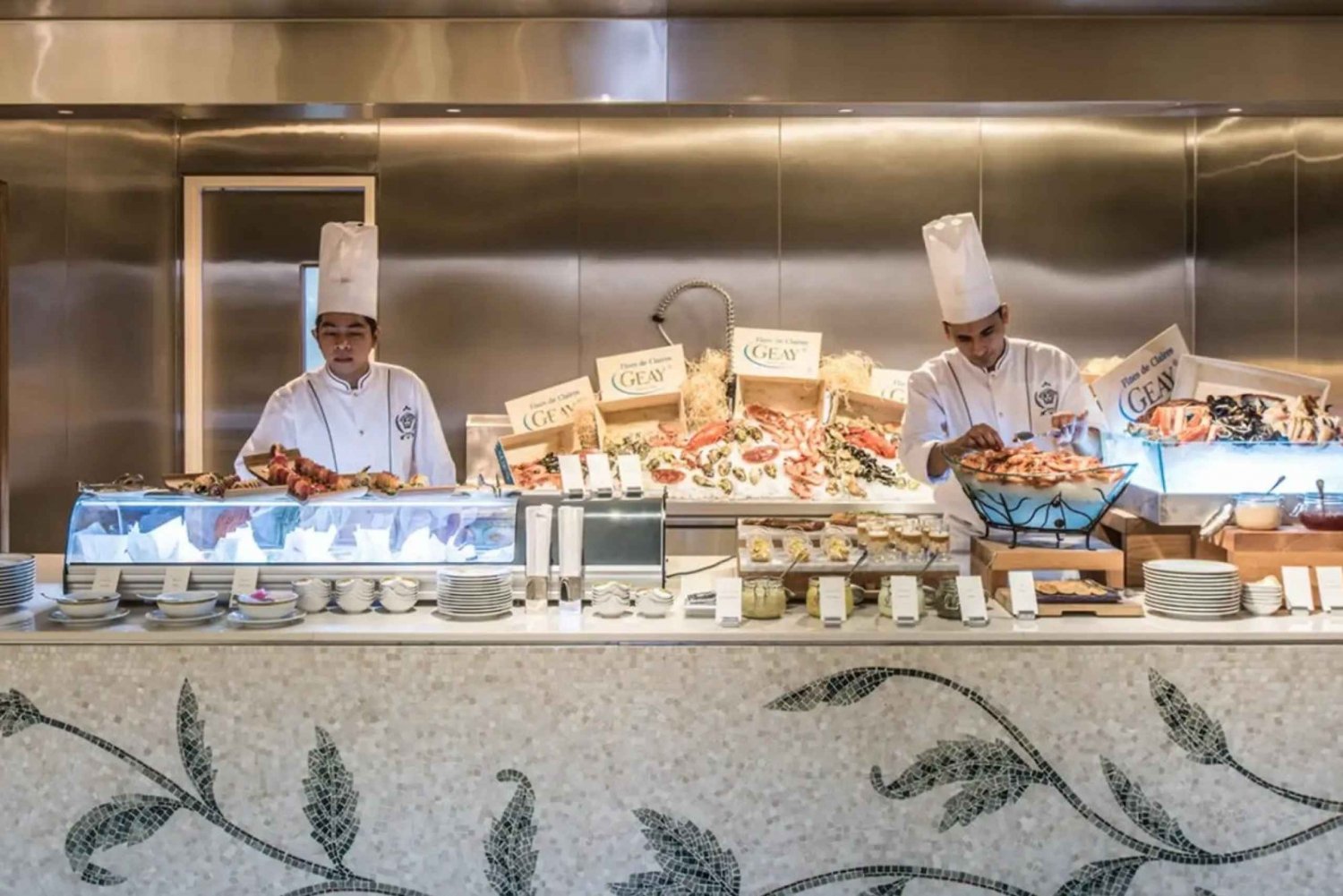 Dubai: Noite de frutos do mar no Palazzo Versace