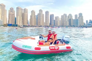 Dubaï : Expérience en bateau autoguidé pour 1 ou 2 personnes
