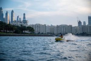 Dubai: 30, 60 tai 90 mn:n venekierros.