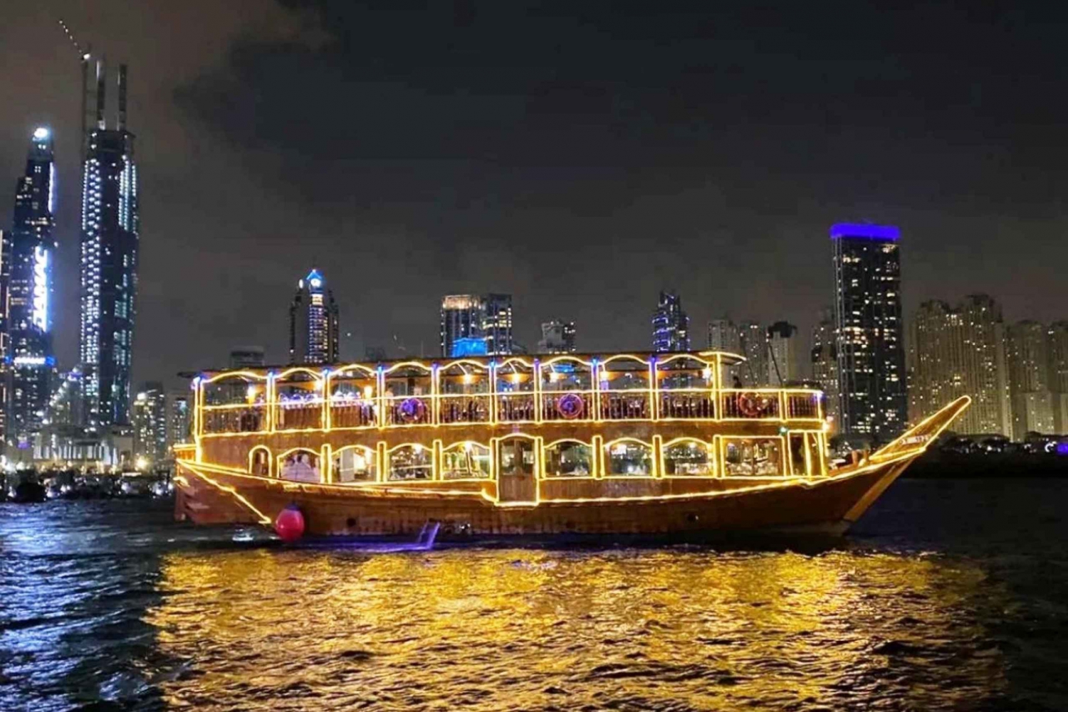 Dubai: Combo de crucero compartido por el puerto deportivo con tour privado de la ciudad