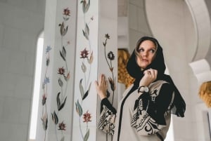 Dubai: Sheikh Zayed Grand Mosque Tour with Photographer