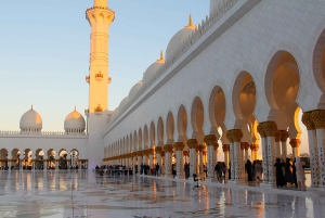 Dubai: Sheikh Zayed Moskee & Qasr Al Watan Tour met ophaalservice