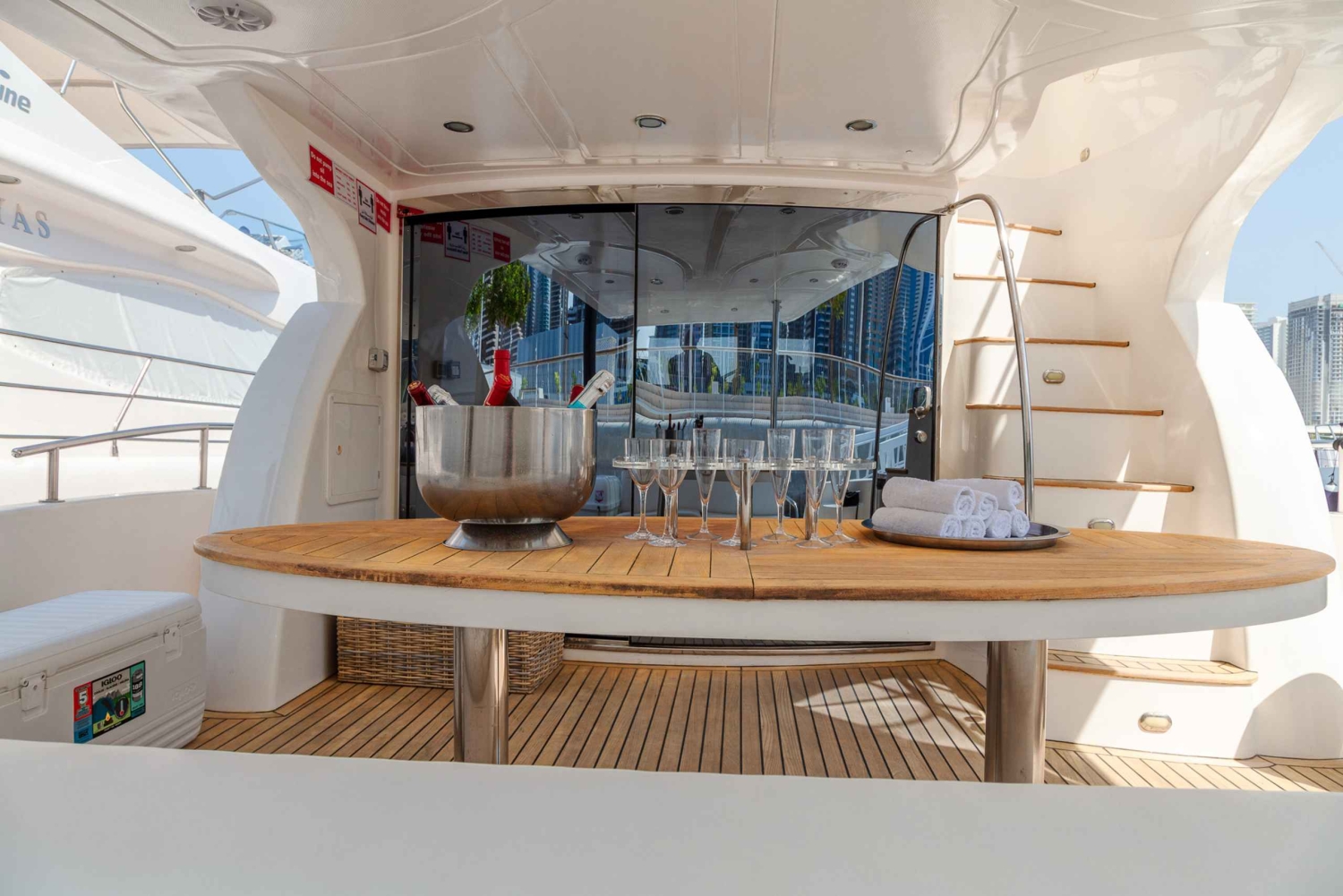 Dubai: Sightseeing med privat yachtcruise forbi Dubai Marina