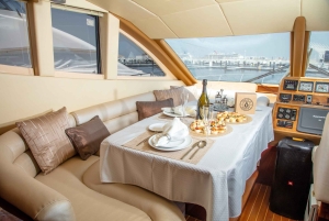 Dubai: Sightseeing med privat yachtcruise forbi Dubai Marina