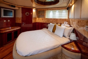 Dubai: Sightseeing med privat yachtcruise forbi Dubai Marina