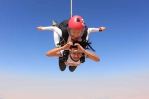 Dubaj: Skoki spadochronowe na pustyni w Dubaju