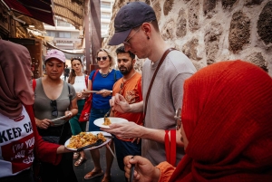 Dubai Souks, Food, & Culture Walking Tour - Frying Pan Tours
