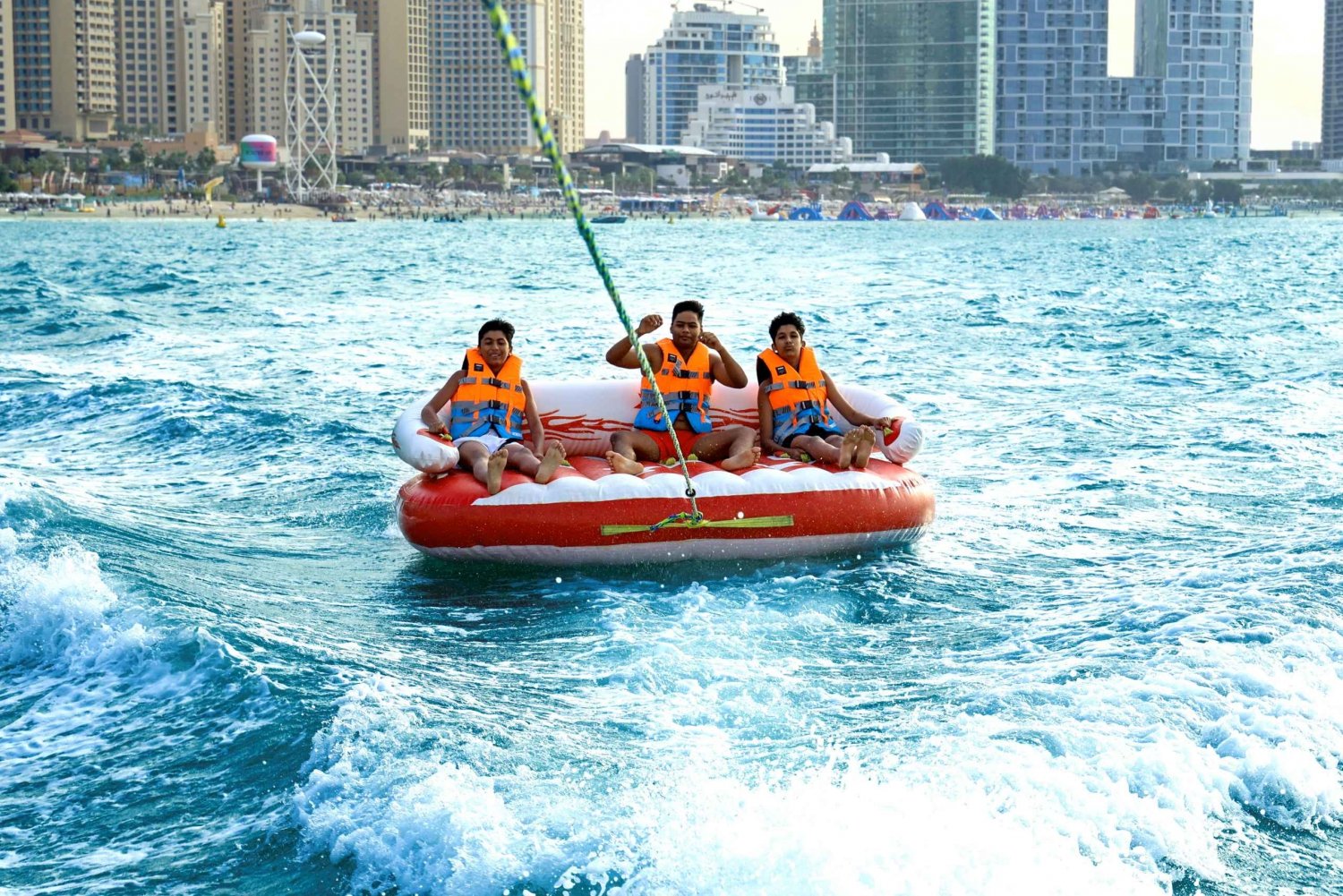 Dubai: Speedboat-Pulled Donut Ride Trip in JBR