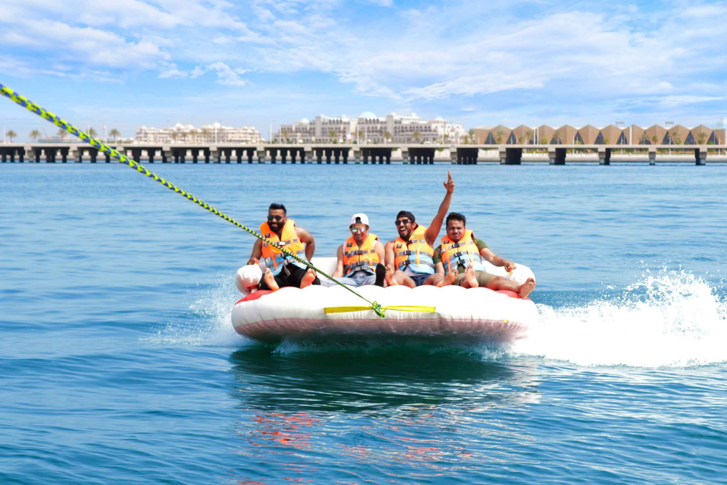 Dubai: Speedboat-Pulled Donut Ride Trip i JBR