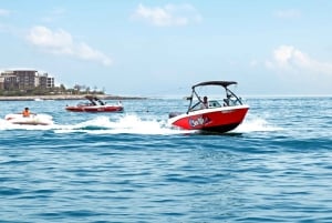 Dubaï : Excursion à bord d'un bateau à moteur tirant des beignets à JBR
