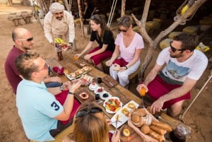 Dubai: Sonnenaufgangs-Ballonfahrt mit Frühstück und Landrover-Fahrt
