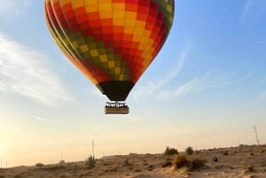 Dubai: Sunrise Hot Air Balloon Ride with Transfers & More