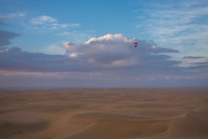 Dubai: Sunrise Hot Air Balloon Ride