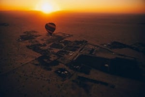 Dubai: Luftballongstur över öknen i soluppgången
