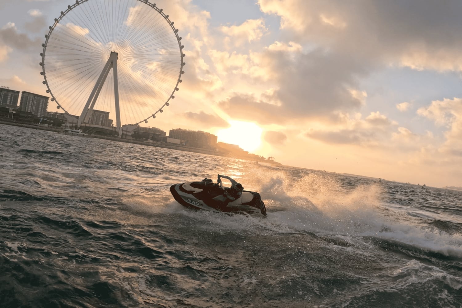 Dubai: Jetskitur i soloppgangen med guide og bilder
