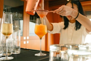 ドバイ：サンシーカー スーパーヨットでVIPディナー、ドリンク、ライブDJをお楽しみください