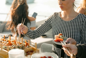 ドバイ：サンシーカー スーパーヨットでVIPディナー、ドリンク、ライブDJをお楽しみください