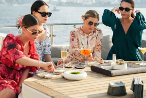 ドバイ：サンシーカー スーパーヨットでVIPディナー、ドリンク、ライブDJをお楽しみください