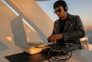 Dubai: Sunset Mega Yacht Experience with DJ, Grill & Drinks
