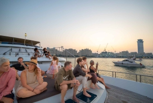Dubai: Solnedgångs- och nattkryssning med snacks och dryck