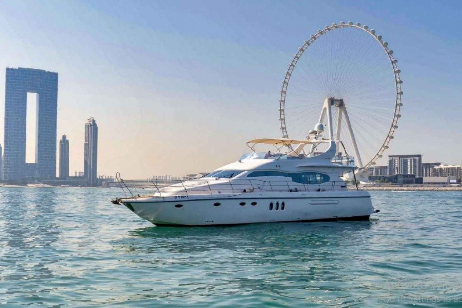 Dubai, privat yacht Privat yachttur i solnedgången, lyxig kryssning