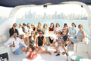 Dubai, privat yacht Privat yachttur i solnedgången, lyxig kryssning
