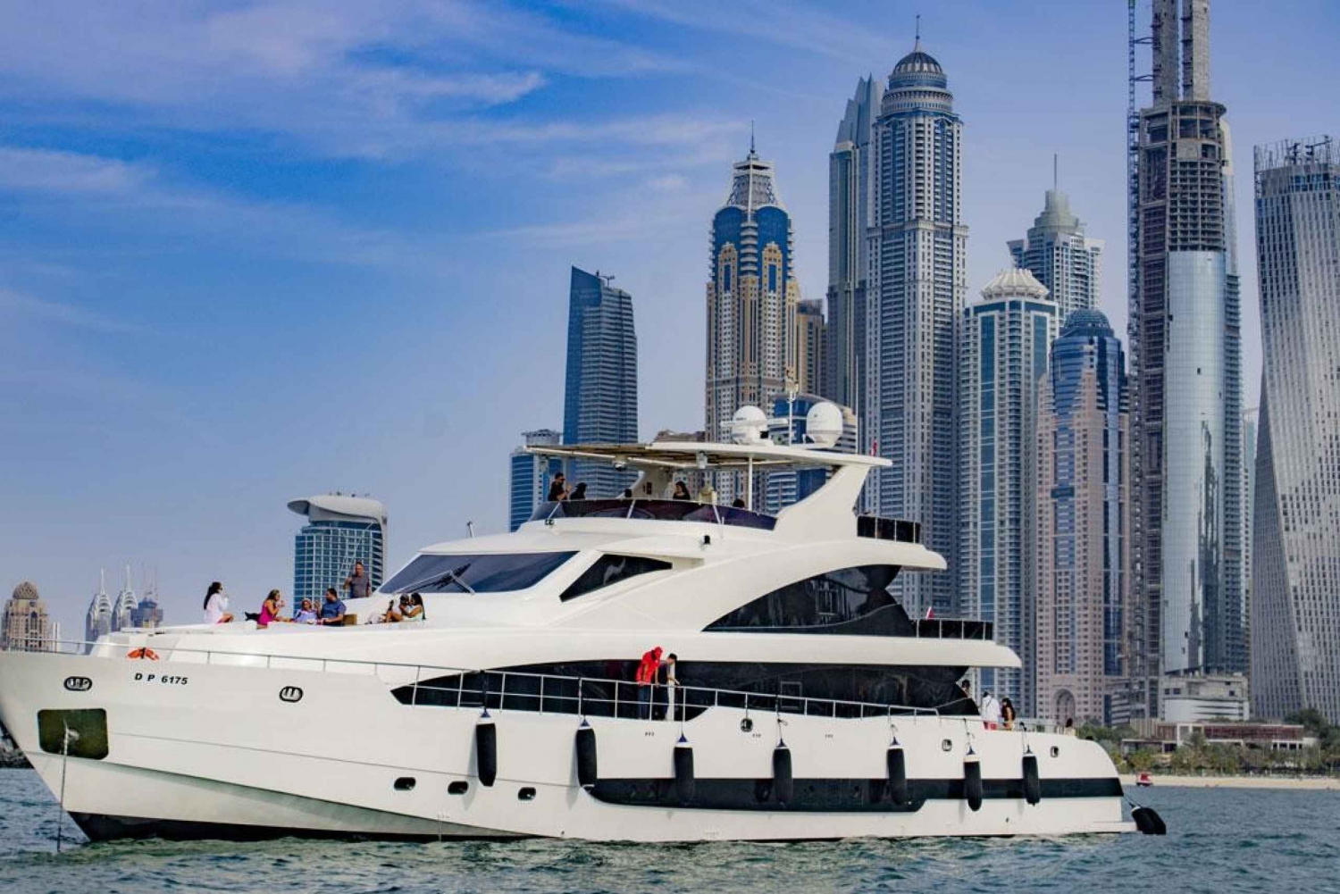 Dubai: Superyacht Experience with Live Music & Drinks