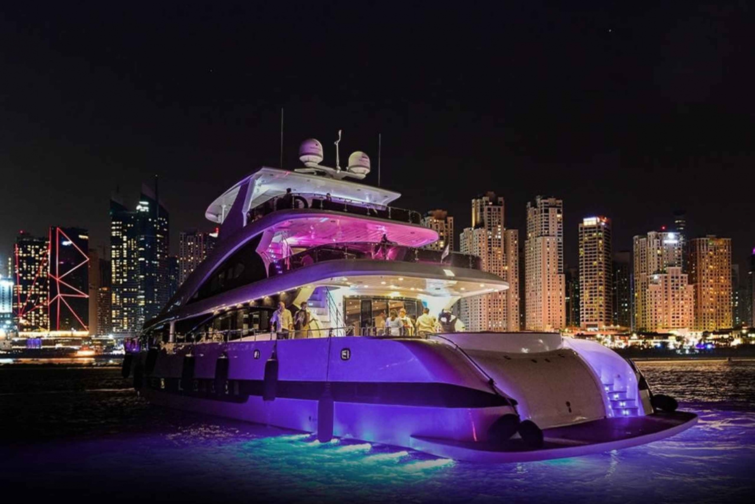 Dubaï : Expérience sur un superyacht avec fête et DJ en direct