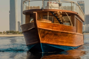 Dubai: Das Flaggschiff-Dinner auf der Lady Nara