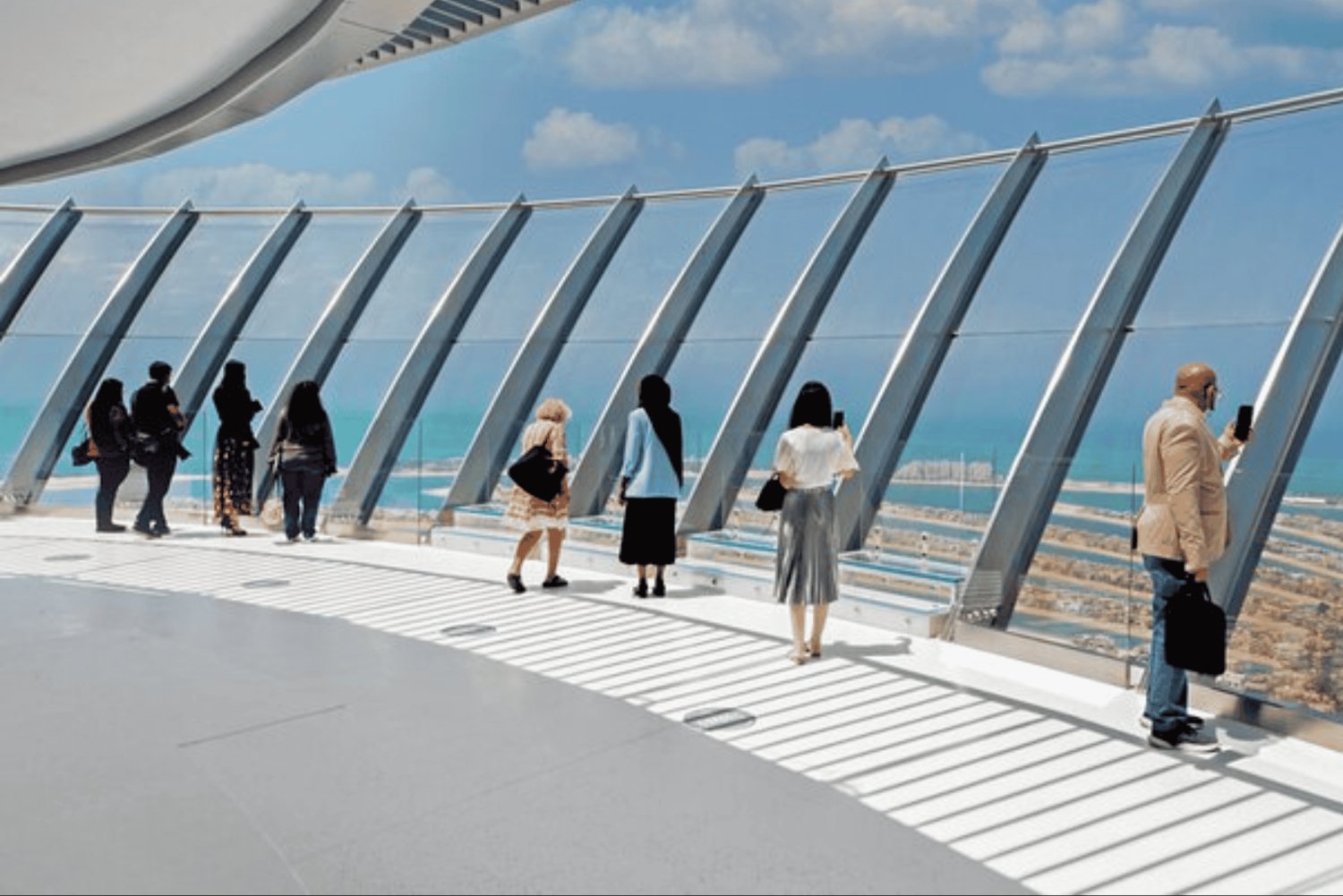 Dubai: The Palm Observatory Entry Ticket & Wonder Bus Tour