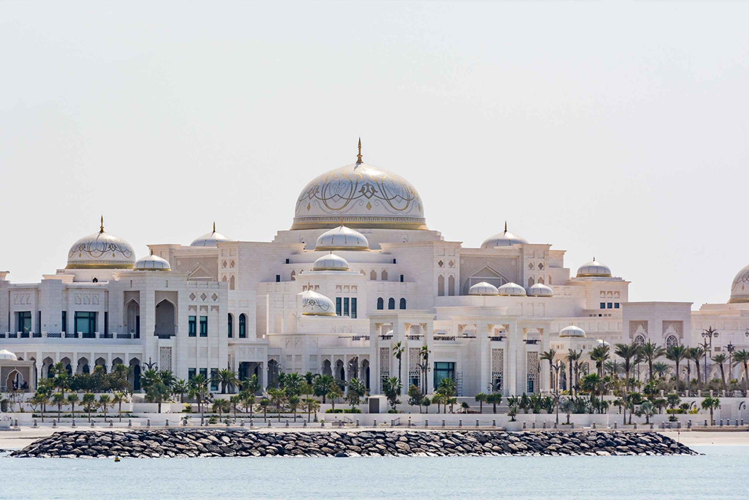 Dubai to Abu Dhabi Private Tour: Grand Mosque & Royal Palace