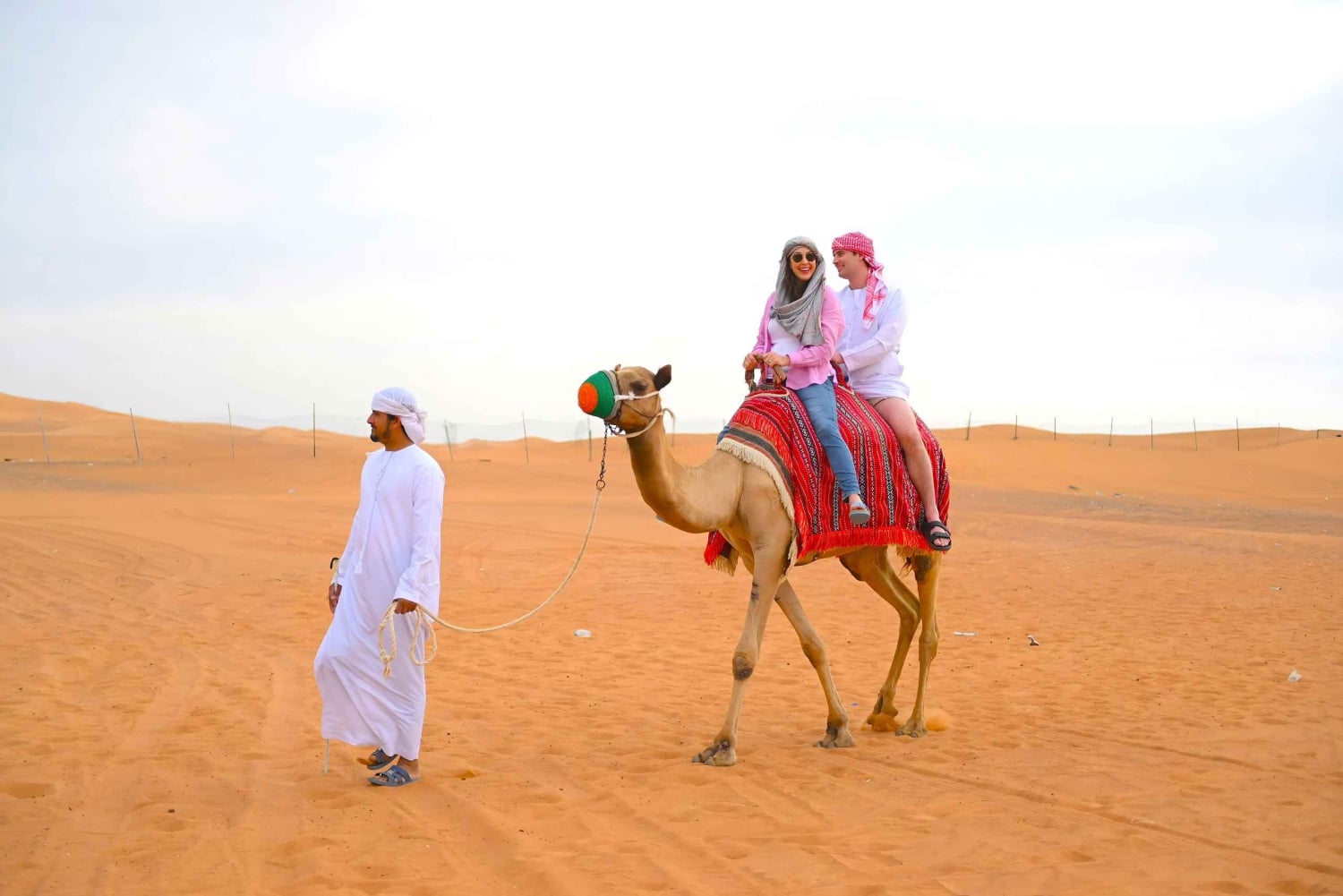 Dubai: Excursão com jantar de churrasco, passeio de camelo e espetáculo tradicional
