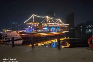 Dubai: Creek Traditional Dhow Cruise with Buffet Dinner: Creek Traditional Dhow Cruise with Buffet Dinner