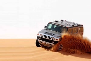 Dubai: Evening Hummer luxurious Desert Tour with photoshoot.