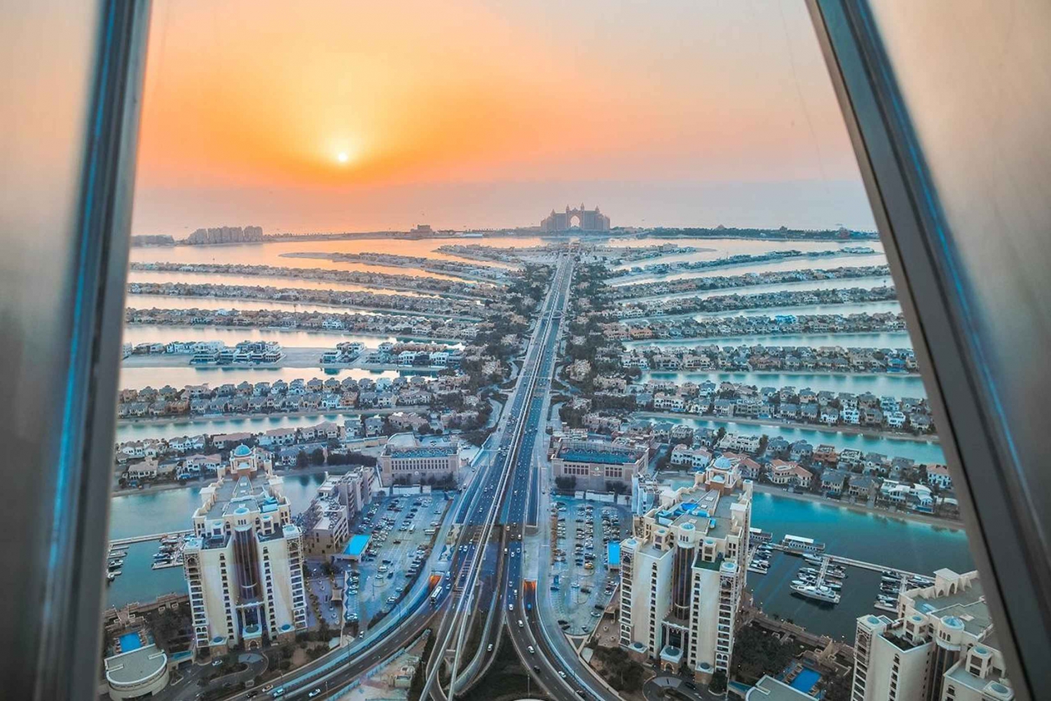 Dubain VIP-auringonlaskun kaupunkikierros Burj Khalifan ja Armani-illallisen kanssa