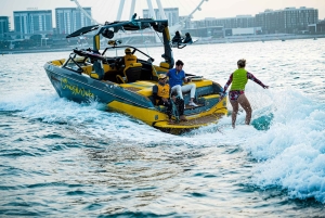 Dubai wakesurfing og wakeboarding: Snacks og drikkevarer inkluderet!