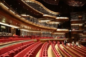 Dubai: Dubai Opera: Rundvisning i Dubai: Gåtur, arkitektur og historie