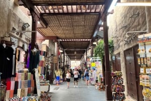 Dubai: Old Town, Walking Tour, Souks, Museum & Street Food