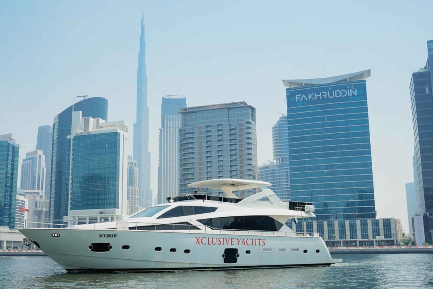 Yachtsejltur på Dubais vandkanal med drinks og ikoniske udsigter