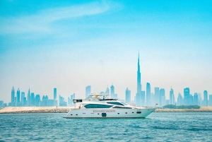 Yachtsejltur på Dubais vandkanal med drinks og ikoniske udsigter