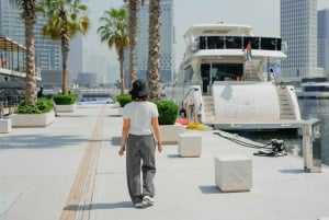 Yachtsejltur på Dubais vandkanal med drinks og ikoniske udsigter