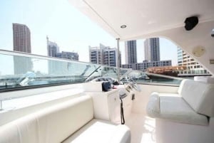 Dubai Yacht Cruise 55 feet (2 hours)
