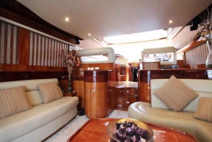Dubai Yacht Cruise 55 feet (2 hours)