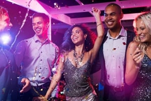 Dubai: Yachtparty mit Live-DJ, Barbecue und offener Bar