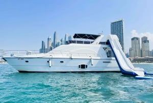 Dubaï : Promenade en yacht et toboggan, baignade et plongée avec masque et tuba avec déjeuner barbecue