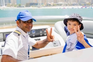 Dubai: Paseo en Yate y Tobogán, Natación y Snorkel con Almuerzo Barbacoa