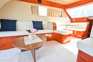 Dubai Yacht Tour: 2-Hour Luxury Cruise on a Luxury Yacht